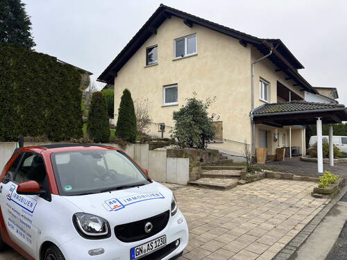 3 Stellplätze,1 Garage, 2 Carport - 