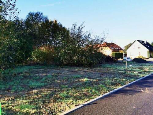 Nachbarbebauung - Grundstück in Struppen zum Kaufen