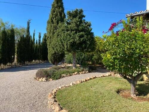 Geschmackvoll angelegter Garten mit... - Bauernhaus, Landhaus mit 248,00 m&sup2; in Llucmajor/Mallorca zum Kaufen