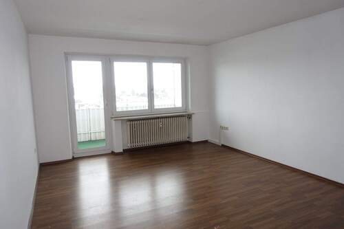 Wohnzimmer - 2 Zimmer Etagenwohnung in Neuötting