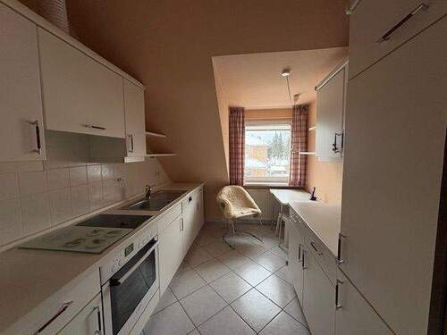 Küche mit Einbauküche - 