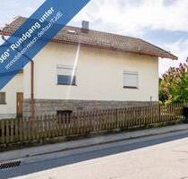 Renovierungsbedürftiges Zweifamilienhaus in Hutthurm