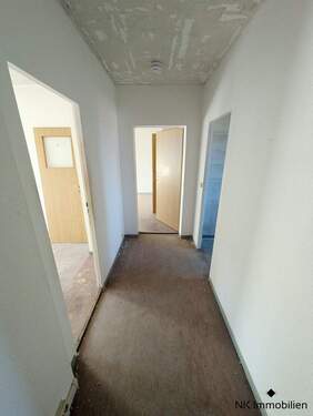 Flur - Etagenwohnung mit 60,00 m² in Limbach-Oberfrohna zum Kaufen