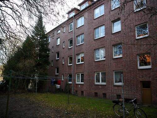 Die Gartenansicht des Mehrfamilienhauses - Mehrfamilienhaus, Wohnhaus zum Kaufen in Hamburg
