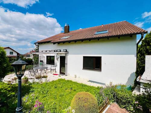 Bild 2 - 8 Zimmer Mehrfamilienhaus, Wohnhaus zum Kaufen in Schwieberdingen