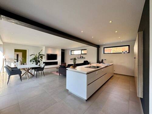 Küche/ Wohnbereich Ansicht 1 - Mehrfamilienhaus, Wohnhaus mit 377,00 m&sup2; in Vaihingen an der Enz / Aurich zum Kaufen