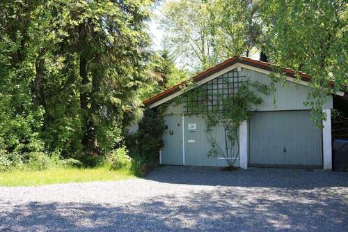 Garage und Einfahrt - 8 Zimmer Einfamilienhaus zum Kaufen in Olzheim