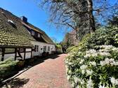 Romantische Zufahrt - 6 Zimmer Bauernhaus, Landhaus zum Kaufen in Hemmoor