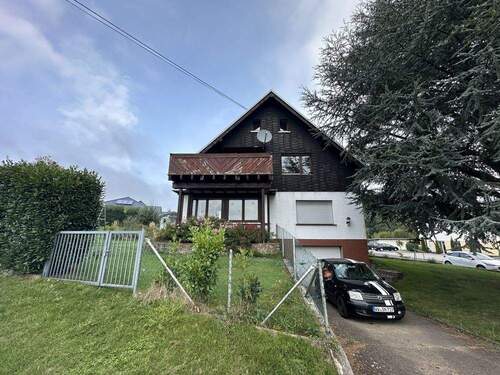 Rückansicht - 9 Zimmer Mehrfamilienhaus, Wohnhaus in Freilingen