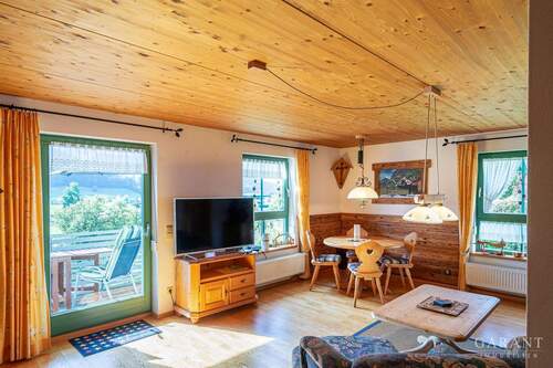 Wohn-+Essbereich - 3 Zimmer Etagenwohnung zum Kaufen in Oberstaufen