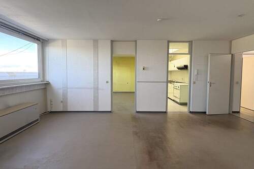 Wohn-/Esszimmer - 2 Zimmer Etagenwohnung zum Kaufen in Stuttgart