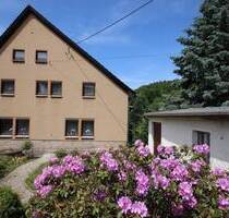 Sanierungsbed. Wohnhaus mit denkmalgeschütztem Wirtschaftsgebäude + Garage - Werdau Langenhessen