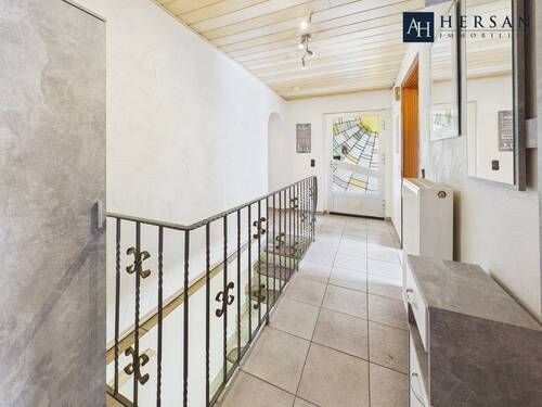 Diele EG - 7 Zimmer Mehrfamilienhaus, Wohnhaus zum Kaufen in Alsdorf