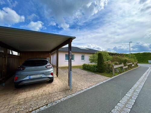 Vordere Ansicht - 4 Zimmer Bungalow zum Kaufen in Hallerndorf