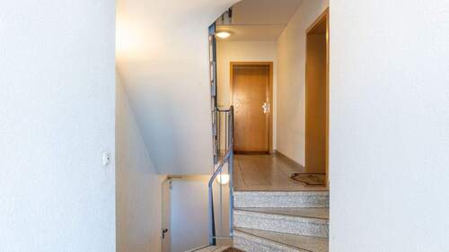 Hausflur - 3 Zimmer Etagenwohnung zum Kaufen in Dresden