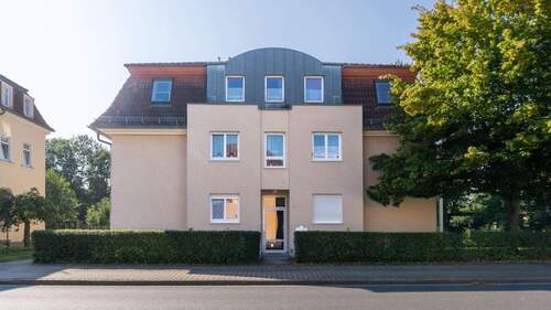 Hausansicht - Etagenwohnung mit 83,00 m² in Dresden zum Kaufen