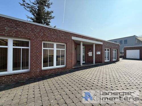 Büroansicht Innenhof (Garage in der Mitte zum Erwerb) - 