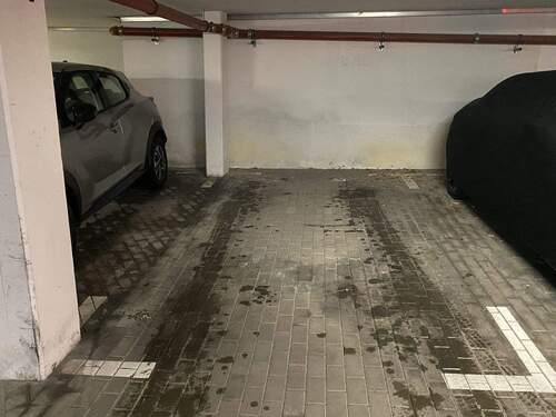 Tiefgaragenstellplatz - 