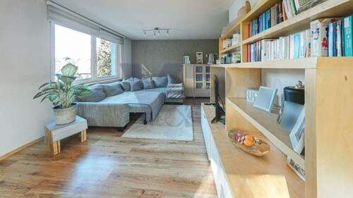 Wohnzimmer - 6 Zimmer Einfamilienhaus in Bad Köstritz