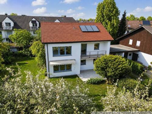 Außenansicht - Großes Grundstück mit Baumbestand - sofort beziehbar