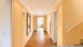 EG_Flur_Bild1 - 5 Zimmer Mehrfamilienhaus, Wohnhaus zum Kaufen in Kirchheim