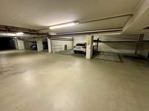 Tiefgarage mit Doppelparkern I - 