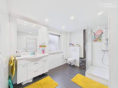 Bad 1 OG - Reihenmittelhaus mit 108,00 m&sup2; in Augsburg zum Kaufen