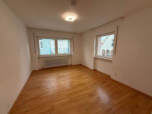 Zimmer 1 zum Schloßplatz - Spital - 3 Zimmer Etagenwohnung zur Miete in Lahr/Schwarzwald