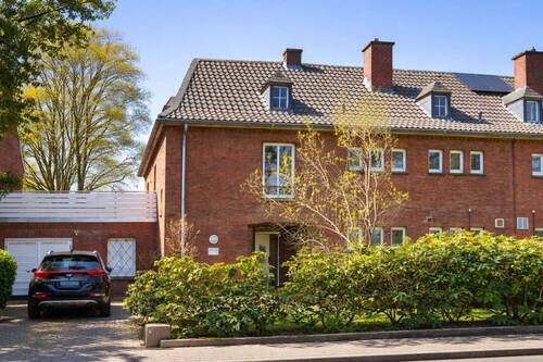 Krefeld-Kempener Feld - 8 Zimmer Doppelhaushälfte zum Kaufen in Krefeld / Kempener Feld/Baackeshof