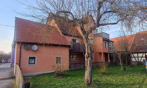 Rückansicht - 1 Zimmer Mehrfamilienhaus, Wohnhaus zum Kaufen in Colmberg