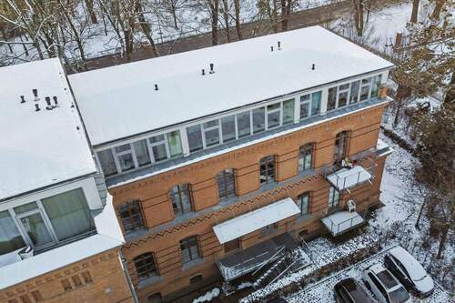Luftbild Fassade und Dach - 
