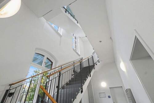 Treppenhaus - 1 Zimmer Etagenwohnung in Potsdam