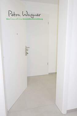 Bild 2 - 4 Zimmer Etagenwohnung zur Miete in Freiburg