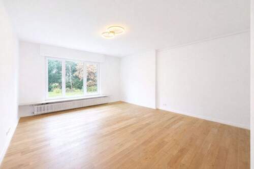 Wohnzimmer Ansicht II - EG - 8 Zimmer Einfamilienhaus zum Kaufen in Frankfurt am Main