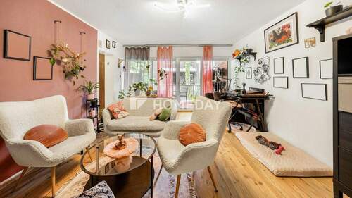 Wohnzimmer 1 - Vermietete WHG in gepflegtem Zustand mit Balkon & EBK 