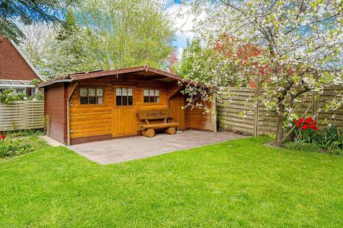 Gartenhäuschen - 5 Zimmer Einfamilienhaus zum Kaufen in Esens