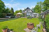 Hausansicht mit Garten - 3 Zimmer Einfamilienhaus zum Kaufen in Berlin