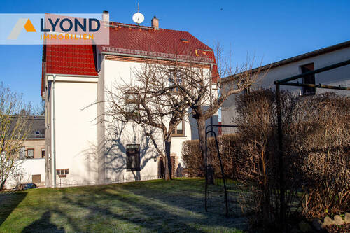 Garten - Mehrfamilienhaus, Wohnhaus in Fraureuth