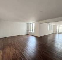 Große 4-Zimmer-Wohnung mit riesigen Balkon !!! - Ribnitz-Damgarten