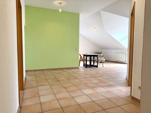 Blick vom Flur ins Wohn-/ Esszimmer - 