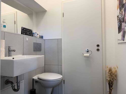 WC - 