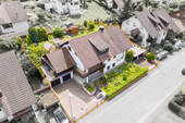 Das Haus von vorne - 8 Zimmer Mehrfamilienhaus, Wohnhaus zum Kaufen in Kandern