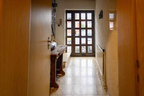 15-Hausflur möbliert - 