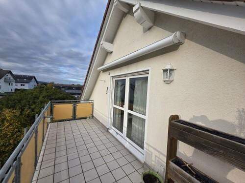 Balkonterasse - 3 Zimmer Etagenwohnung in Karben