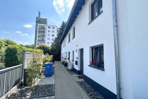Objektansicht - 6 Zimmer Reihenendhaus in Hattersheim