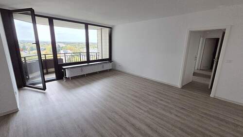 Wohnen Zug. Balkon - 3 Zimmer Etagenwohnung zur Miete in Köln