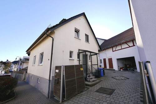 Hausansicht 2 - 3 Zimmer Einfamilienhaus zur Miete in Taunusstein