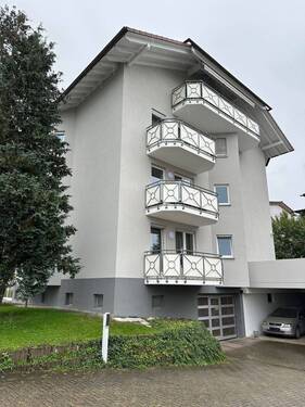 Abfahrt in die Tiefgarage - 2 Zimmer Terrassenwohnung zum Kaufen in Ettenheim