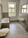 Tageslichtbad mit Wanne - 