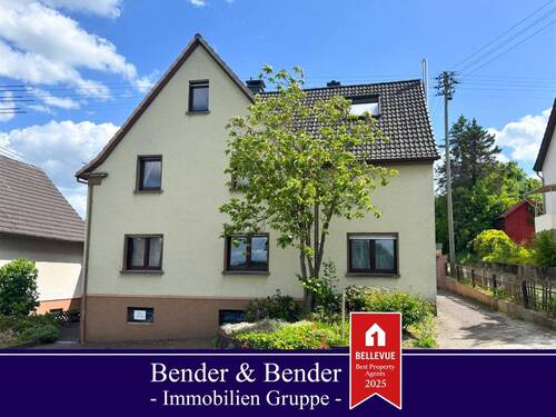 Straßenansicht - **RESERVIERT** Gepflegtes Ein-Zweifamilienhaus mit viel Platz in zentrumsnaher Wohnlage von Wissen!